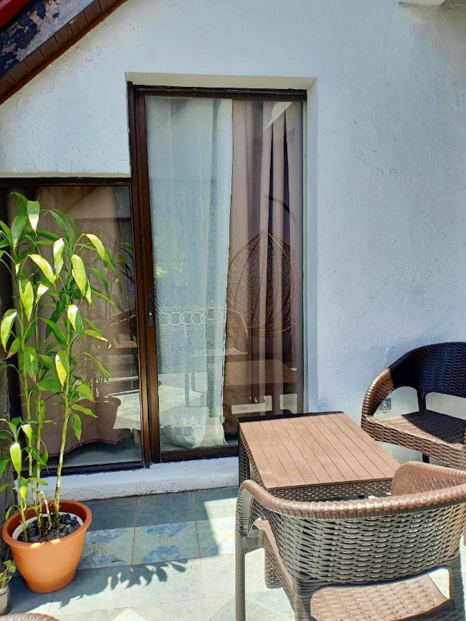 El Castillo Bed And Breakfast Angono Ngoại thất bức ảnh