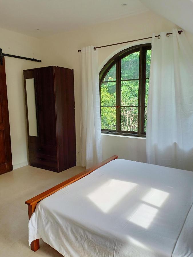 El Castillo Bed And Breakfast Angono Ngoại thất bức ảnh