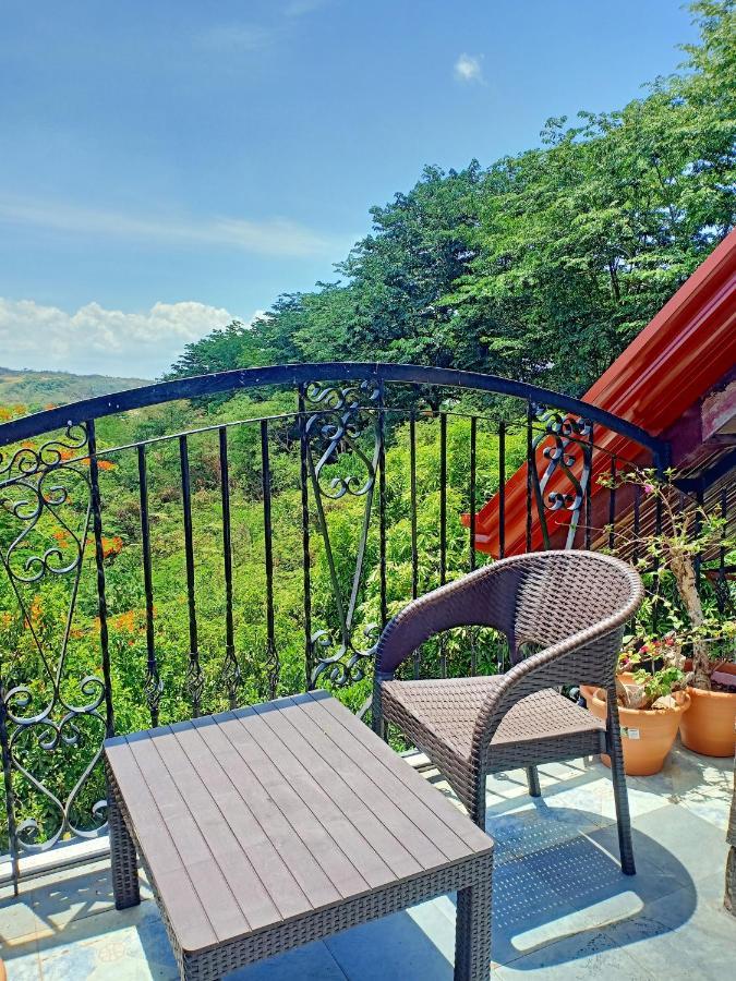 El Castillo Bed And Breakfast Angono Ngoại thất bức ảnh