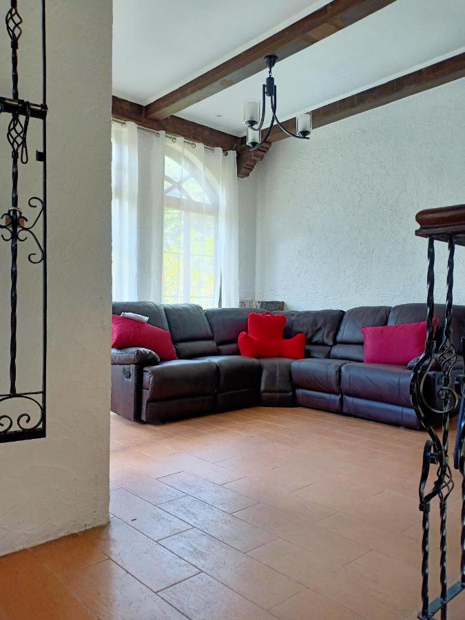 El Castillo Bed And Breakfast Angono Ngoại thất bức ảnh