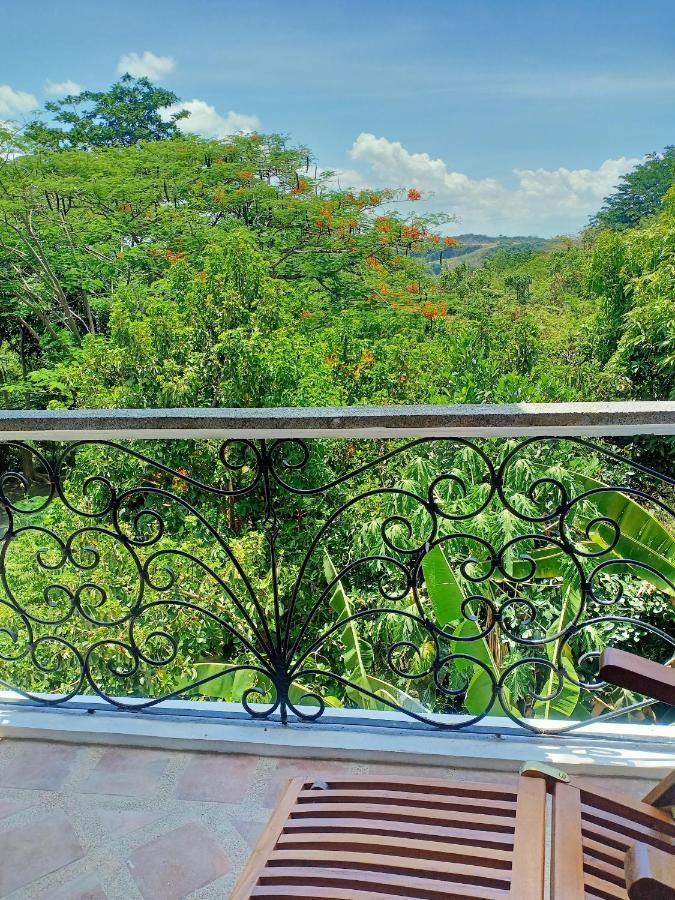 El Castillo Bed And Breakfast Angono Ngoại thất bức ảnh