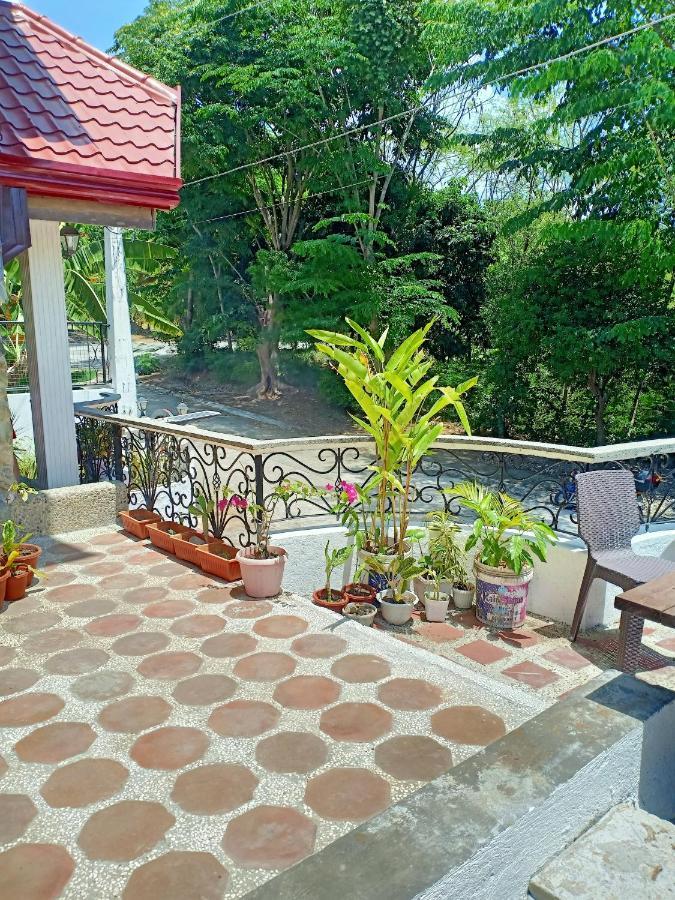 El Castillo Bed And Breakfast Angono Ngoại thất bức ảnh