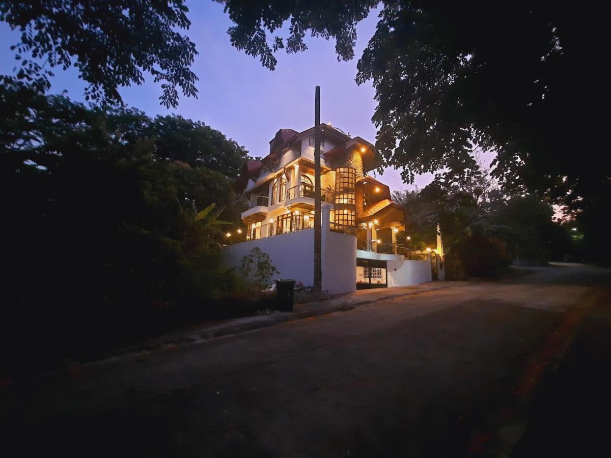 El Castillo Bed And Breakfast Angono Ngoại thất bức ảnh