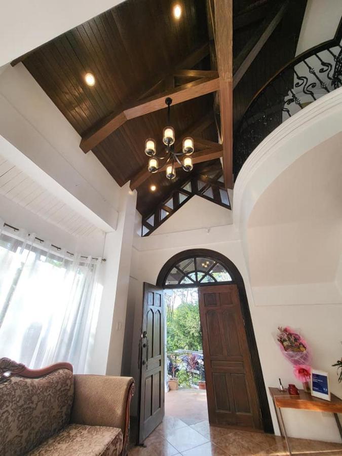 El Castillo Bed And Breakfast Angono Ngoại thất bức ảnh