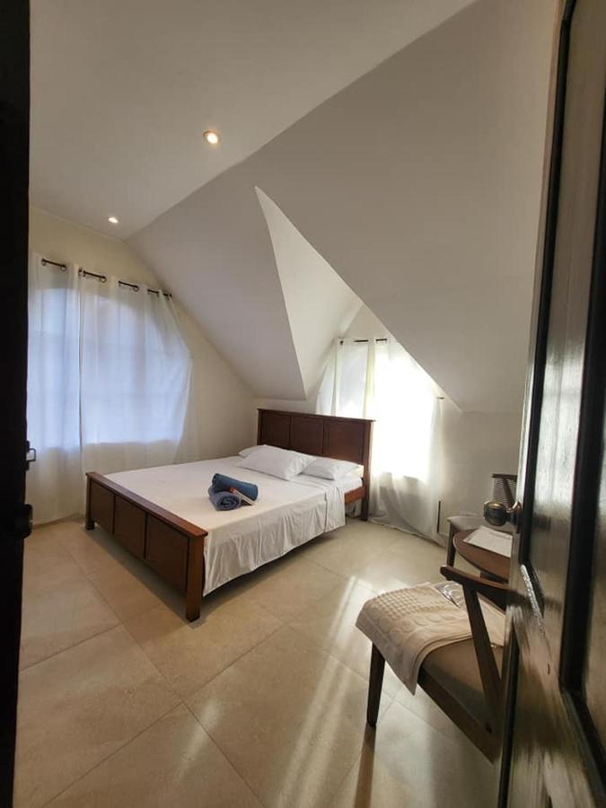 El Castillo Bed And Breakfast Angono Ngoại thất bức ảnh