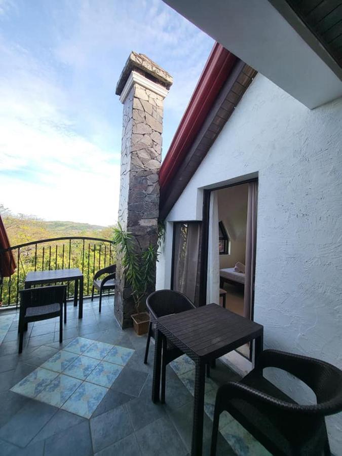 El Castillo Bed And Breakfast Angono Ngoại thất bức ảnh