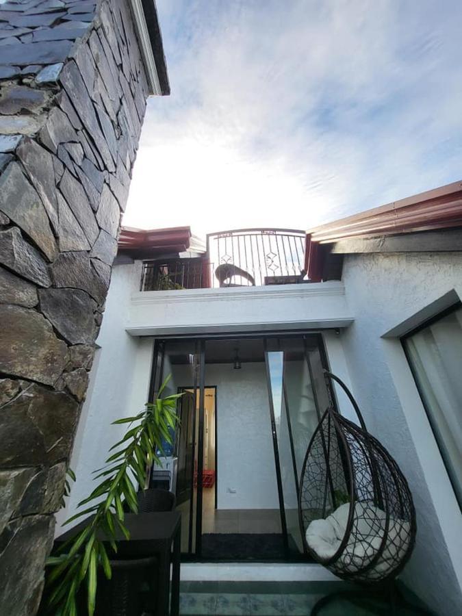 El Castillo Bed And Breakfast Angono Ngoại thất bức ảnh